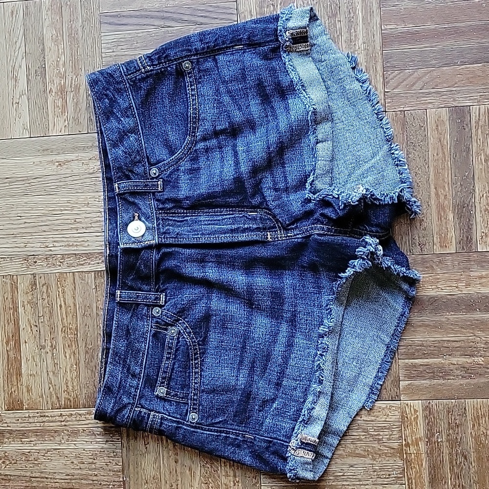 AE size 6 Shorts